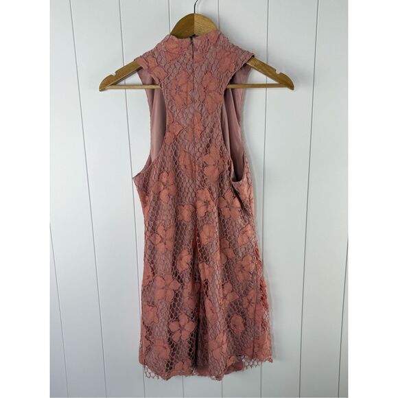 NBD x Revolve Halter Neck Floral Lace Overlay Mini Dress Women's Size XS Pink - Picture 4 of 8